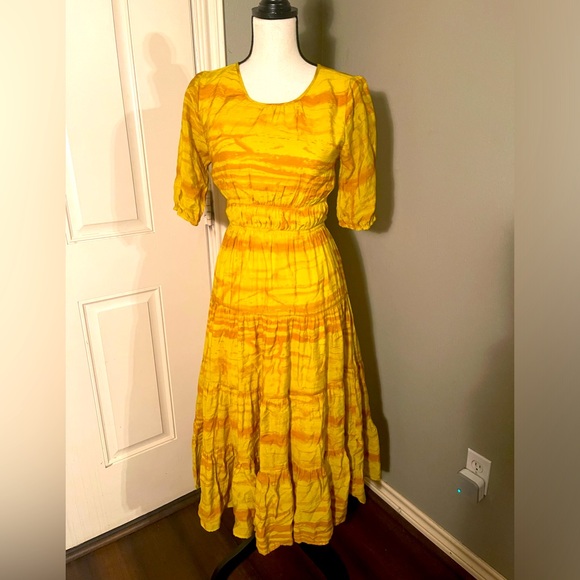 Beautiful yellow midi dress with tie back - Picture 1 of 4
